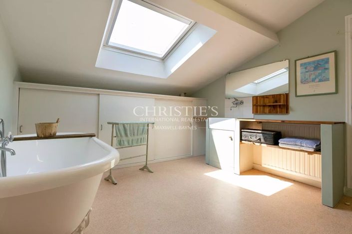 Image No.15-5 Bed House for sale