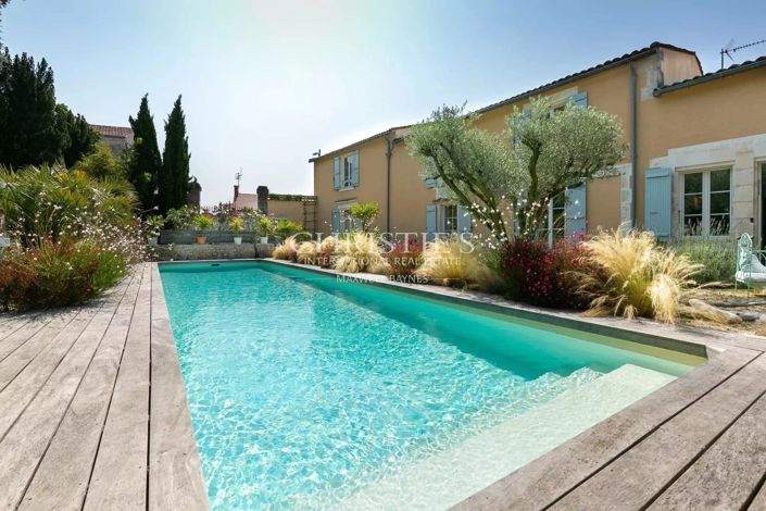 Image No.17-5 Bed House for sale