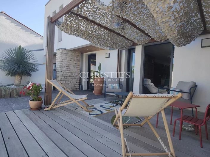 Image No.14-4 Bed House for sale