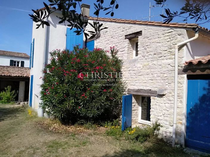 Image No.1-Maison de 5 chambres à vendre à Charente-Maritime