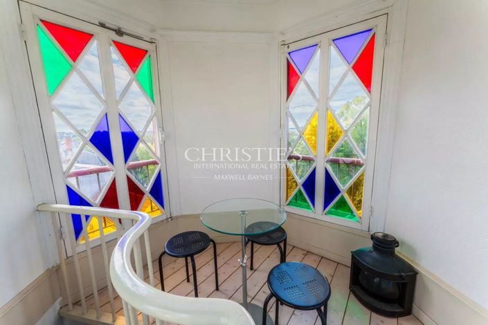 Image No.9-5 Bed House for sale