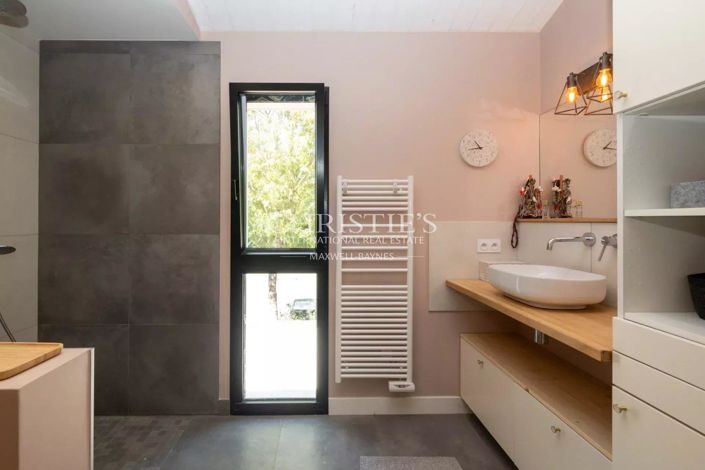 Image No.10-4 Bed House for sale