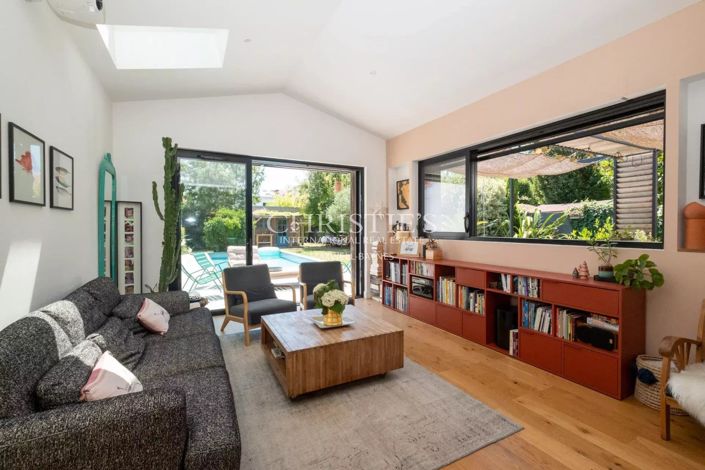 Image No.3-4 Bed House for sale