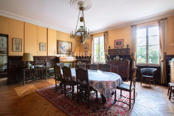 Image No.5-6 Bed House for sale