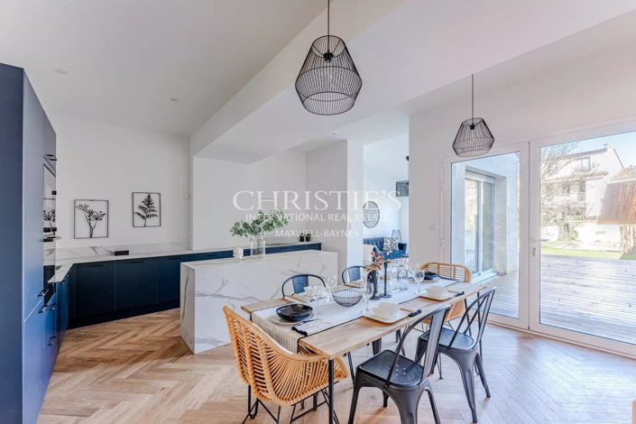 Image No.2-4 Bed House for sale