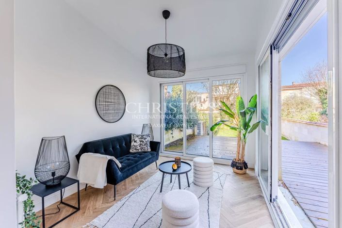 Image No.8-4 Bed House for sale