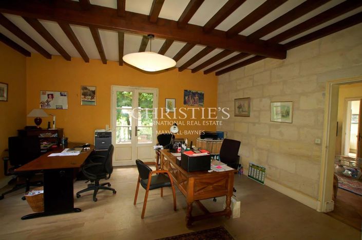 Image No.10-7 Bed House for sale