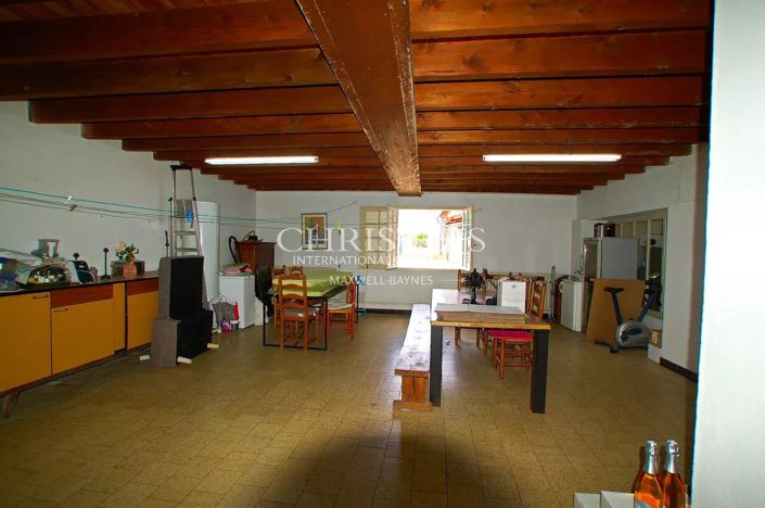 Image No.22-7 Bed House for sale