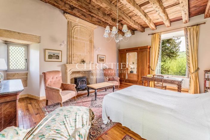 Image No.17-6 Bed House for sale