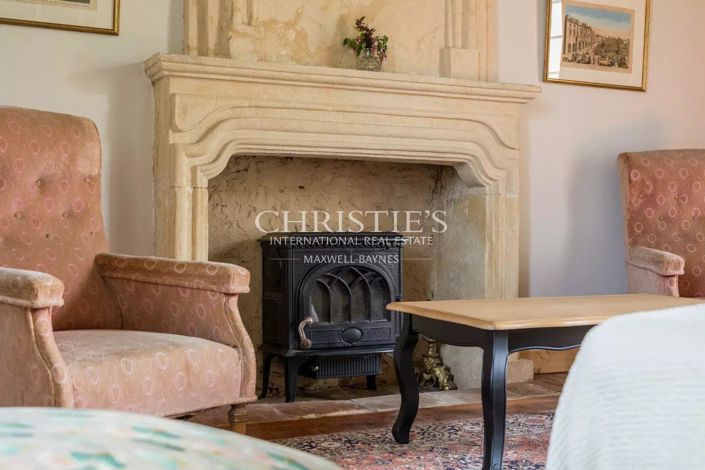 Image No.18-6 Bed House for sale