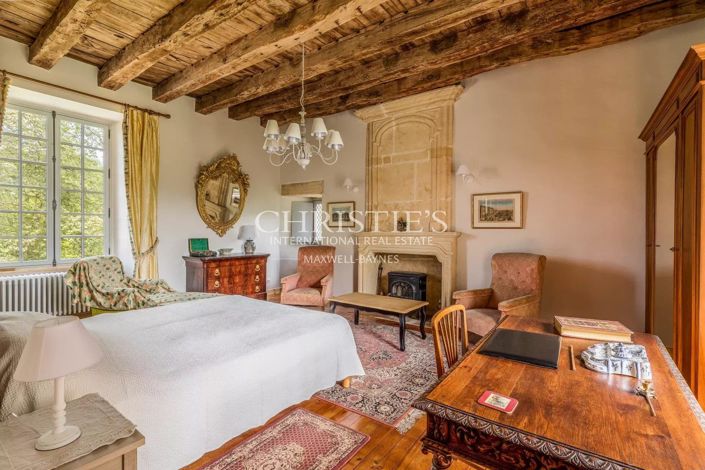 Image No.19-6 Bed House for sale