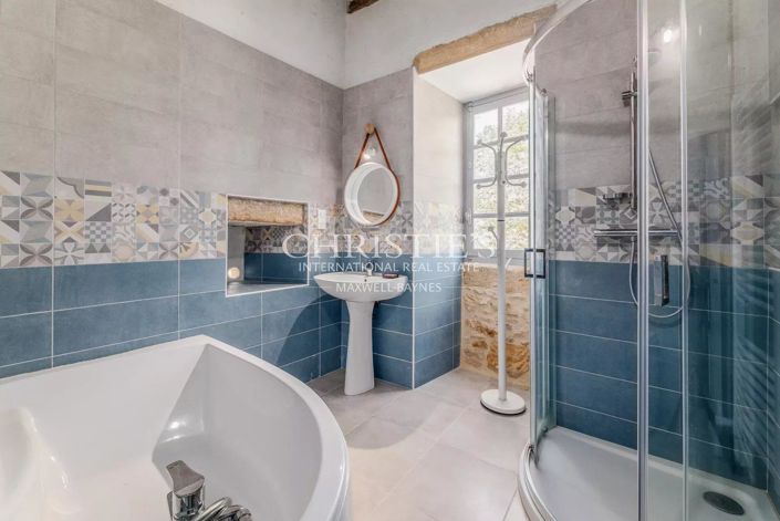 Image No.25-6 Bed House for sale