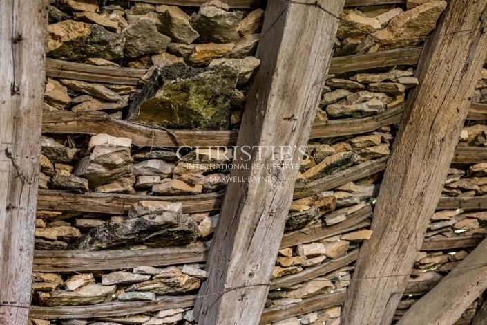 Image No.30-6 Bed House for sale