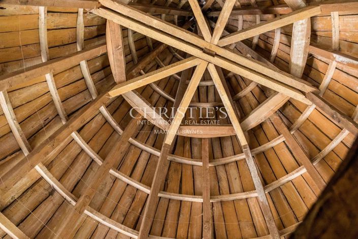 Image No.31-6 Bed House for sale