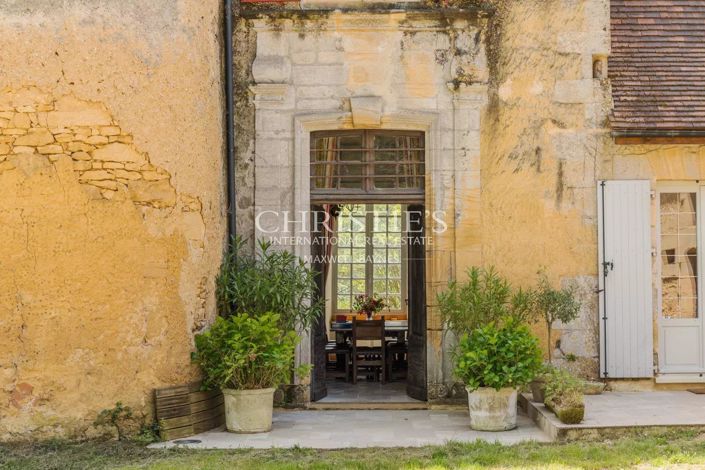 Image No.4-6 Bed House for sale