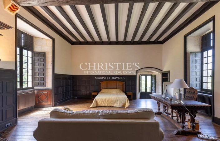 Image No.18-9 Bed House for sale