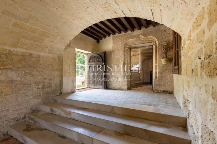 Image No.4-9 Bed House for sale