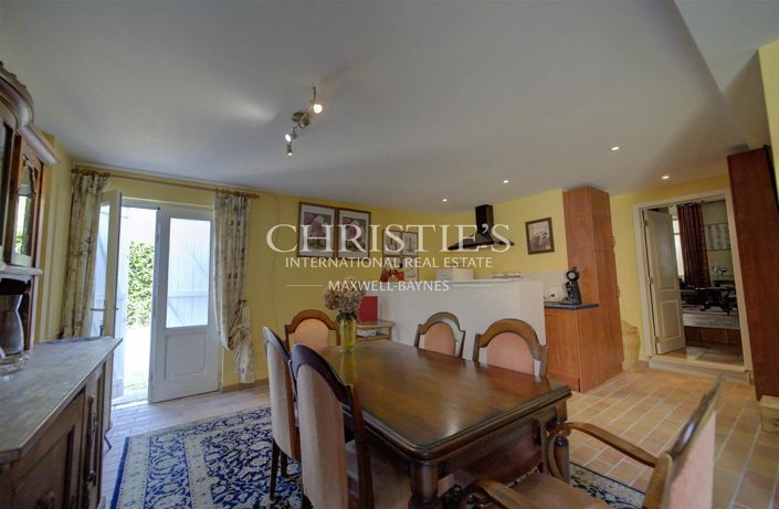 Image No.10-5 Bed House for sale