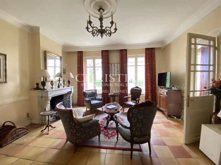 Image No.3-5 Bed House for sale