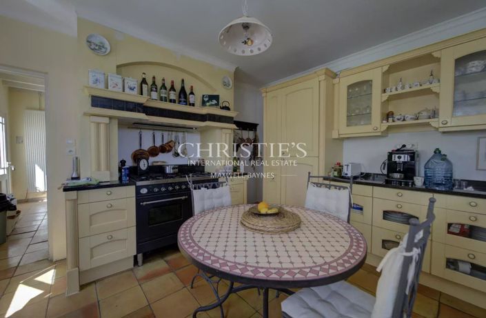 Image No.5-5 Bed House for sale