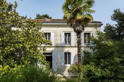 Maison de 9 chambres à vendre à Saintes
