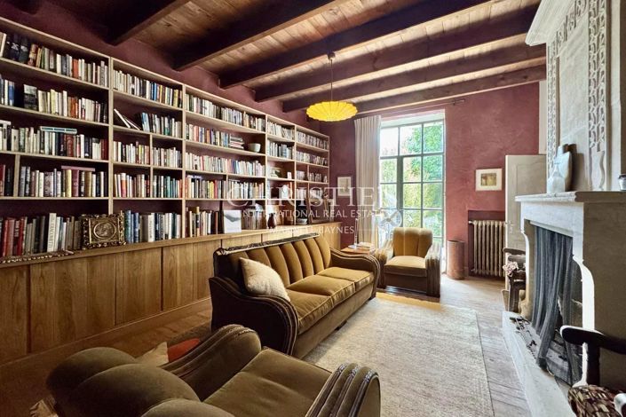 Image No.17-6 Bed House for sale