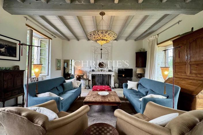 Image No.20-6 Bed House for sale