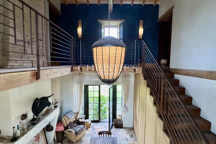 Image No.24-6 Bed House for sale