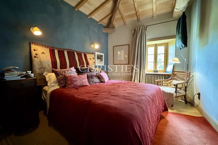 Image No.31-6 Bed House for sale