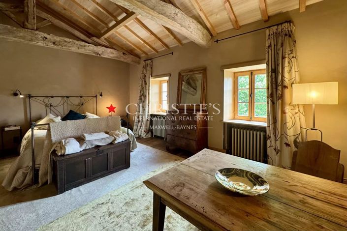 Image No.32-6 Bed House for sale