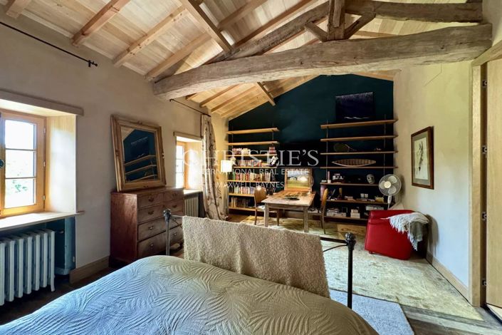 Image No.35-6 Bed House for sale