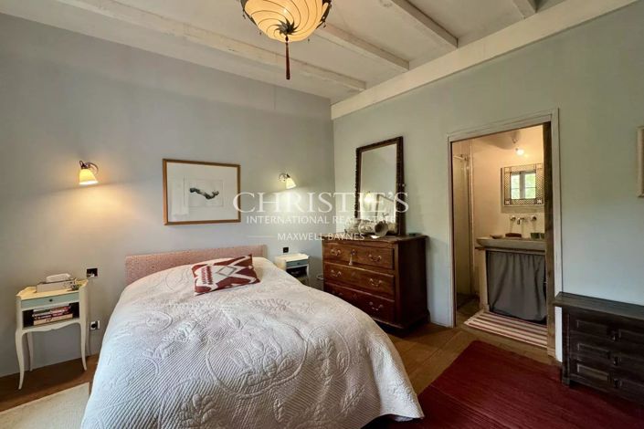 Image No.39-6 Bed House for sale