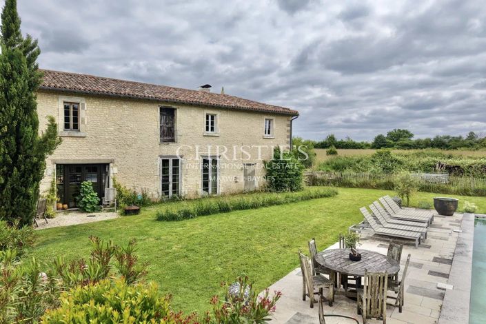 Image No.40-6 Bed House for sale