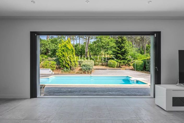 Image No.2-4 Bed House for sale