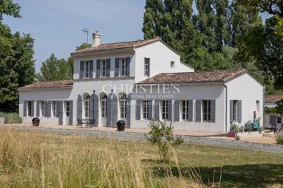 5 Bed House for sale