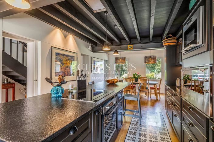 Image No.7-5 Bed House for sale