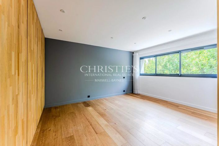 Image No.19-5 Bed House for sale