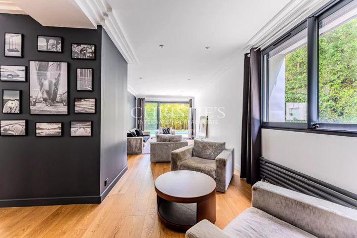 Image No.20-5 Bed House for sale