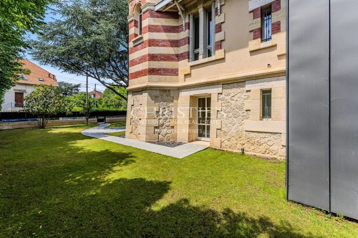 Image No.24-5 Bed House for sale