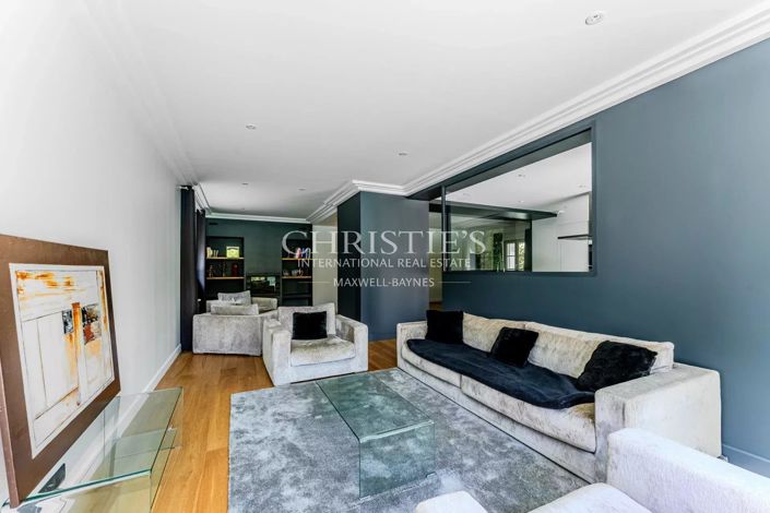 Image No.6-5 Bed House for sale