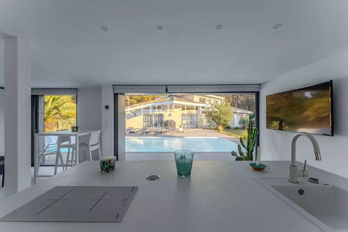 Image No.12-4 Bed House for sale