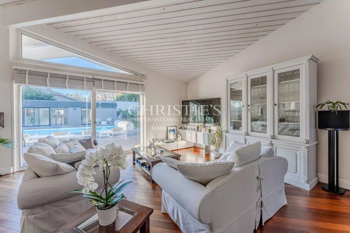 Image No.4-4 Bed House for sale