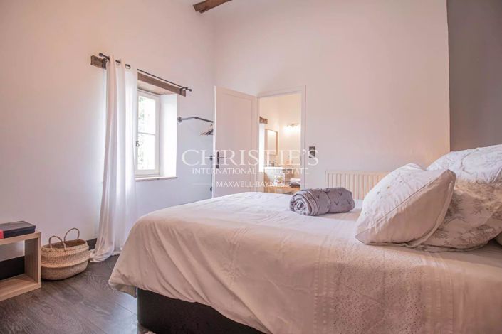 Image No.16-8 Bed House for sale