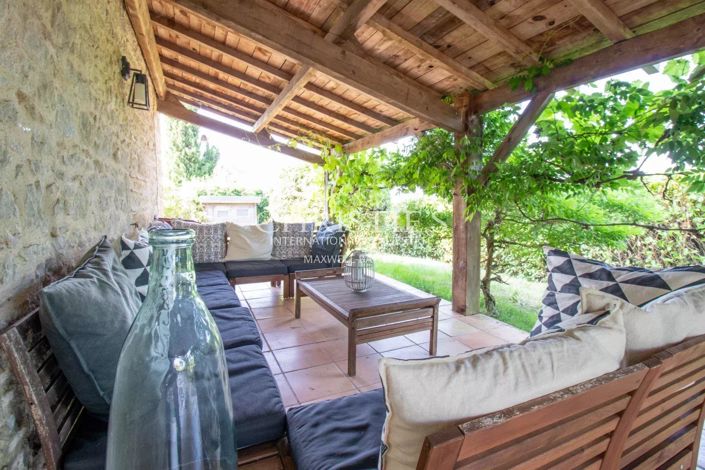 Image No.5-8 Bed House for sale