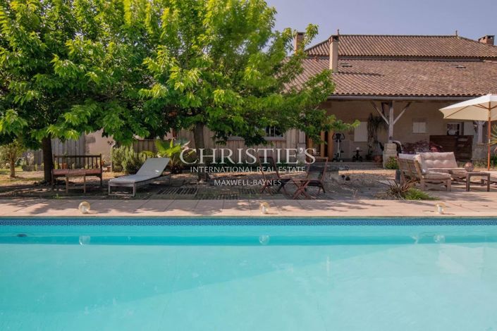 Image No.6-8 Bed House for sale