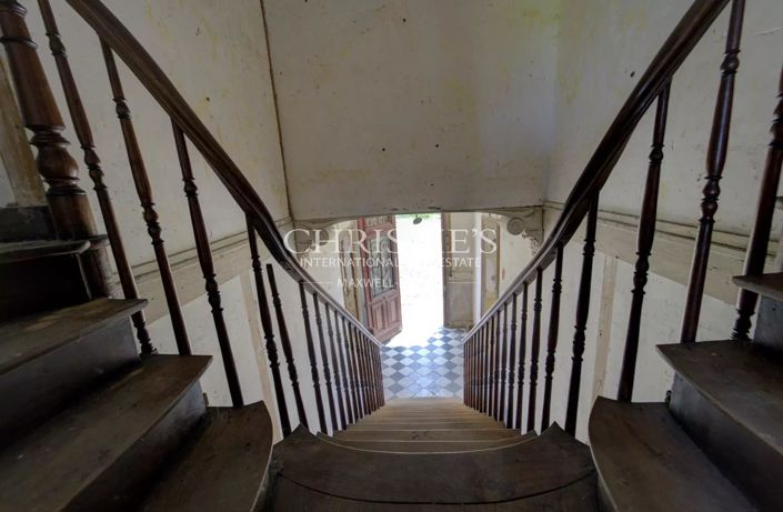 Image No.5-8 Bed House for sale