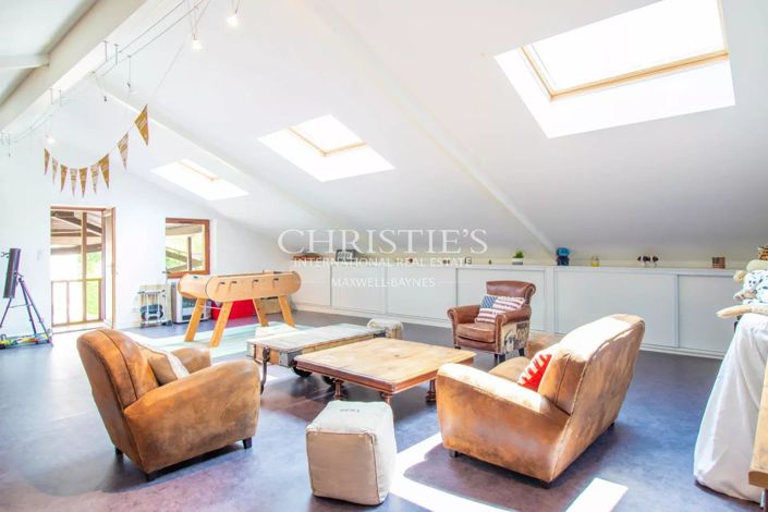 Image No.17-9 Bed House for sale