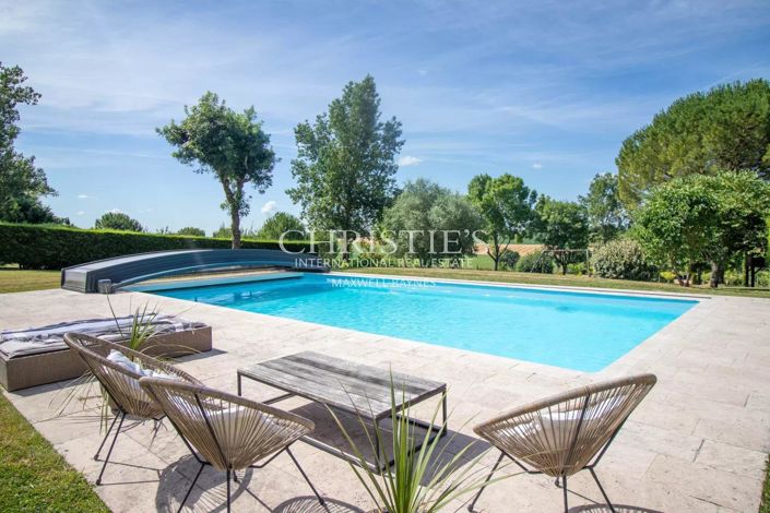 Image No.2-9 Bed House for sale