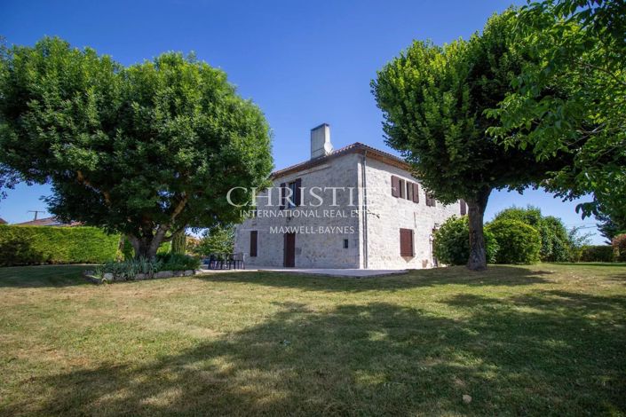 Image No.4-9 Bed House for sale