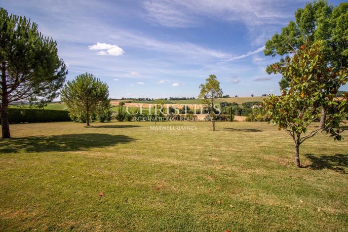 Image No.5-9 Bed House for sale